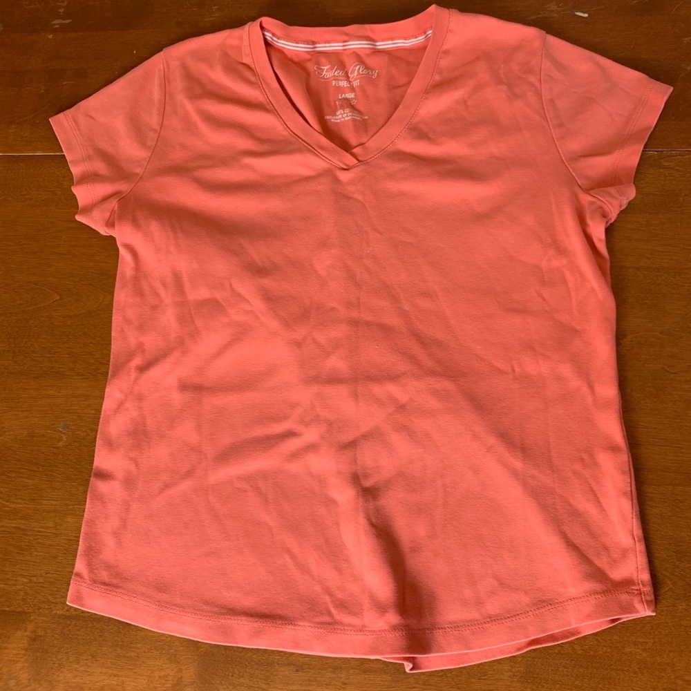 Coral/pink V-neck T-Shirt
